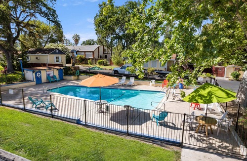 Lakeport Hotel | Skylark Shores Resort