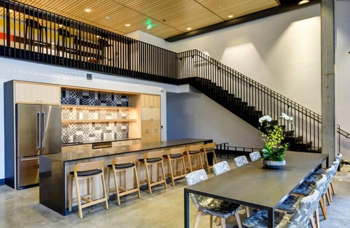 Wilburton Apartment | Sleek Bellevue 1BR w/BBQ, Gym, W/D, near Spring District, by Blueground
