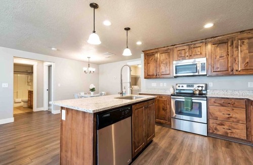 Vineyard Apartment | Sleepy Ridge Apt, Self Check-In, Parking
