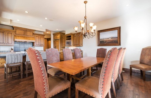 North Park City Cottage | Slope-side Cottage, Silver Star #39, with private hot tub