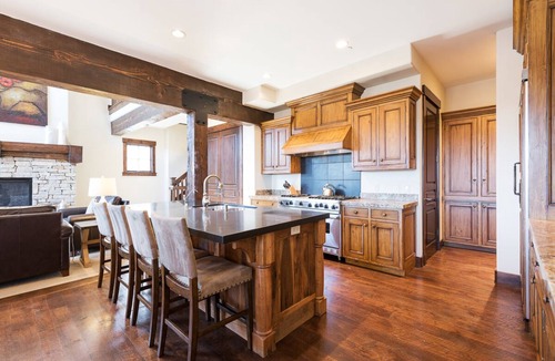 North Park City Cottage | Slope-side Cottage, Silver Star #39, with private hot tub