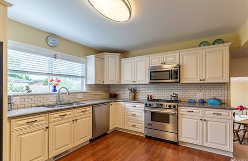Mount Vernon House | Small Town Charm, Big City Amenities and Skagit Valley Farm-to-Table Appeal