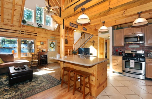 Green Valley Lake Cabin | SNOW PLAY LOG CABIN - Near Skiing! ASK ABOUT SPECIALS! Weekly or Book 4 Get 2