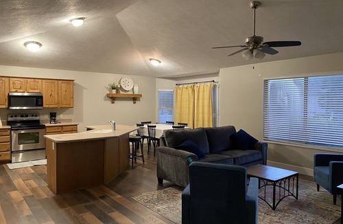 West Valley City House | Snug Home with fenced yard,10 min from the airportSLC, 20 min to most ski areas