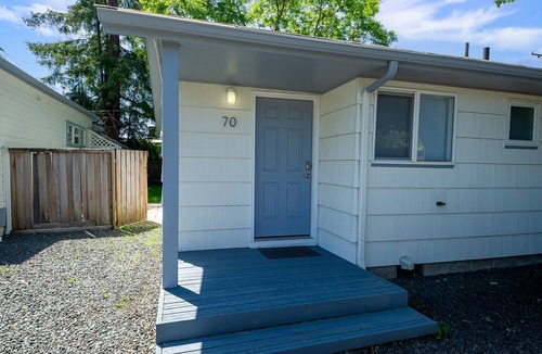 Market District Condo | Snug Spot 70 - Close To Downtown & Autzen 1 Bedroom Studio