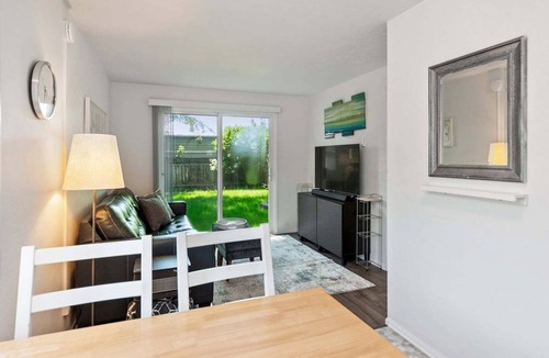 Market District Condo | Snug Spot 70 - Close To Downtown & Autzen 1 Bedroom Studio