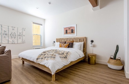 Downtown San Diego Apartment | Sonder | State Suites | Sunny Studio