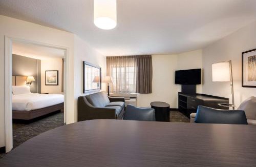 Anaheim Resort Hotel | Sonesta Simply Suites Garden Grove Anaheim