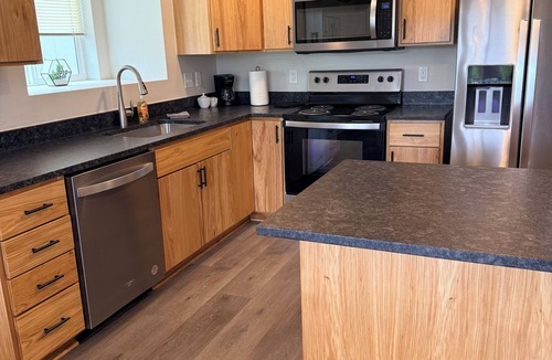 Cottage Grove Apartment | Soothing 2-bedroom apartment with AC