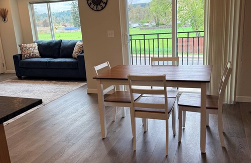 Cottage Grove Apartment | Soothing 2-bedroom apartment with AC