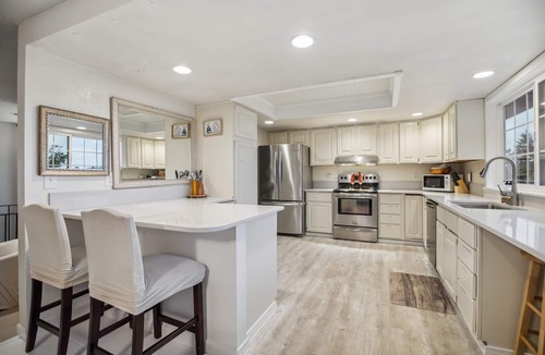 Manchester House | Sound View/Hot Tub/Pet Friendly/ReOpening May 2027