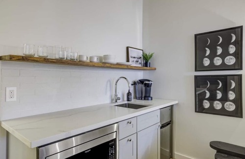 Lakeside Park Apartment | South Lake Chalet #7