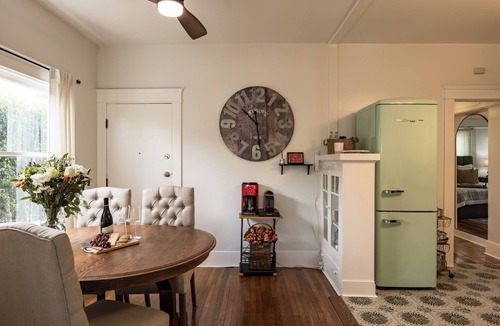 South Park Apartment | South Park Bell House - Beautifully updated prime location with A/C