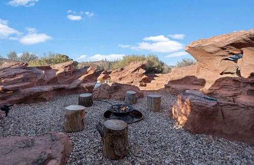 Fredonia Cabin | Southwest Silo Stay- 1 Bedroom Near Zion & Bryce