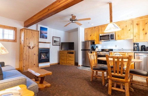 Tahoya Shores Apartment | Spacious 1 BR | Red Wolf Lakeside Lodge