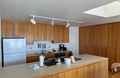 Historic Bayfront Apartment | Spacious 2-Bedroom Townhome with Balcony & Marina