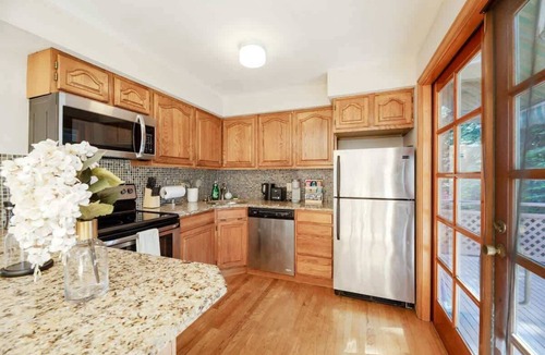Wedgwood House | Spacious 3B2B Retreat | Near UW & U Village