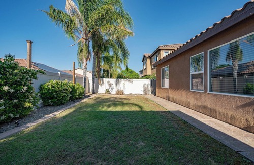 Bakersfield House | Spacious 4 Bedroom Haven