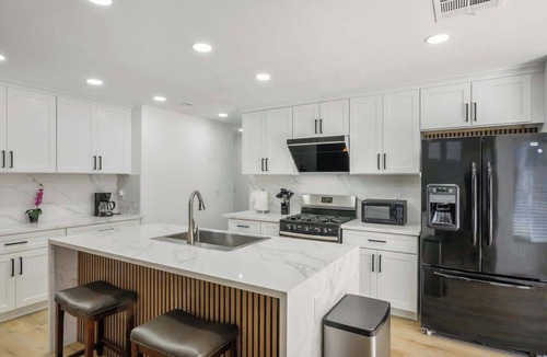Spring Valley House | Spacious 4BR Vegas Home with Piano