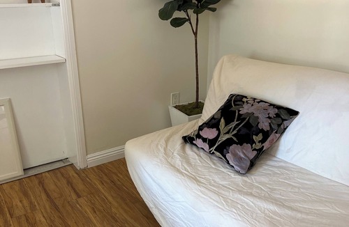 Estates at Canyon Crest House | Spacious 5-Master suite house in UC Riverside with individual AC, WiFi. Enjoy!