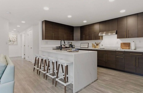 Burien House | Spacious 5BR Home Near Seattle & SeaTac - Parking