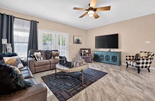 Cibolo House | Spacious 5BR *River Float *Pool *Fire Pit *
