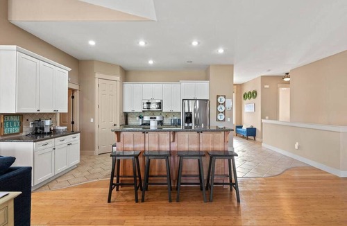 Latah Valley House | Spacious 6BR retreat near downtown Spokane—views, garage & fun!