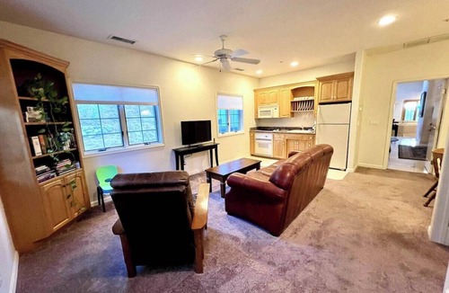Bonsall House | Spacious 8-bedroom estate in San Diego wine country