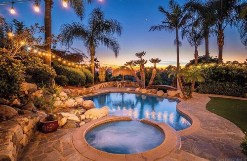 Bonsall House | Spacious 8-bedroom estate in San Diego wine country