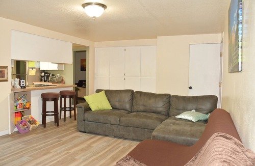 Beaverton House | Spacious and Beautiful Single-Level for 10+