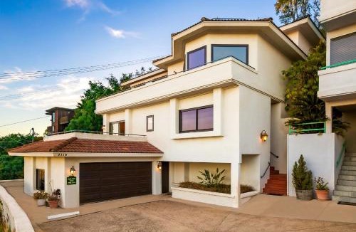 Roseville - Fleet Ridge House | Spacious Beautiful Home with Stunning Bay Views