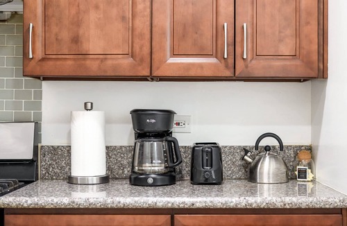Westmont House | Spacious Bright Home Fully Equipped