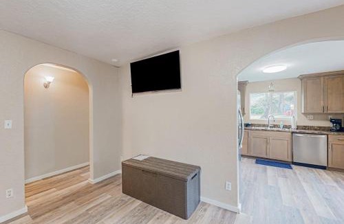 Coos Bay House | Spacious coastal property with separate living quarters wood stove & grill