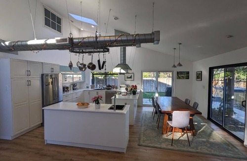 West Davis Manor House | Spacious Designer House with a Garden Yard