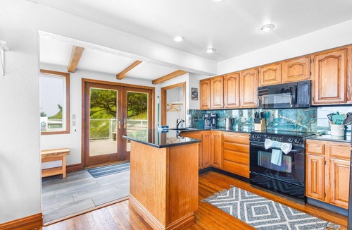Oceanside House | Spacious dog friendly home with ocean views sauna wood stove and WIFI