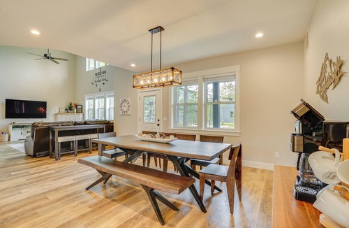 Tamarack Resort House | Spacious Donnelly Family Home w/Private Hot Tub!
