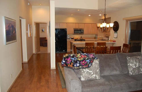Sunriver Condo | Spacious, economical condo for your family getaway.