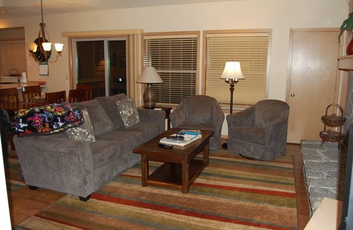 Sunriver Condo | Spacious, economical condo for your family getaway.