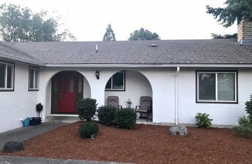 Monmouth House | Spacious family-friendly home near WOU!