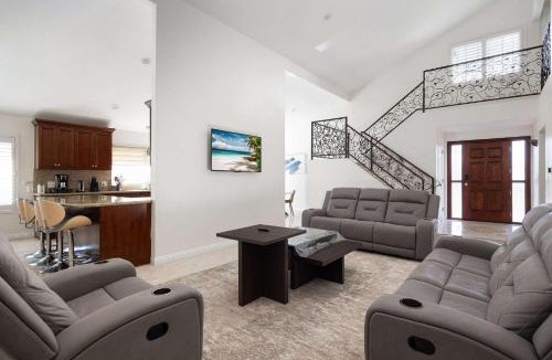 San Carlos House | Spacious Family Home w Kids Playset And Fire Pit