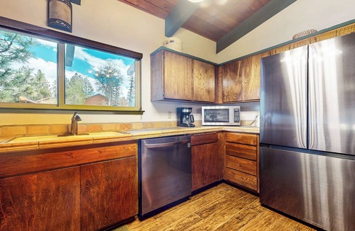 Mammoth Lakes Condo | Spacious Home near The Village, Pool, Hot Tub & Game Room On-site