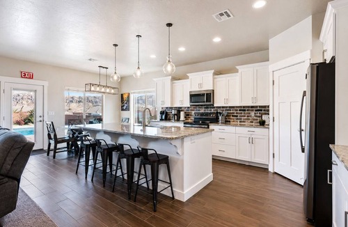 La Verkin House | Spacious Home with Fire Pit, Hot Tub, Pool + Slide