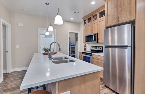 La Verkin House | Spacious Home with Hot Tub & Splash Pad Near Zions