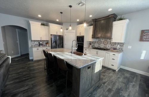 Toquerville House | SPACIOUS HOME with POOL SPA. 25 MIN TO ZION NP
