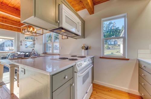 Netarts House | Spacious Homey Dog Friendly House with Fireplace and Beach and Ocean Views