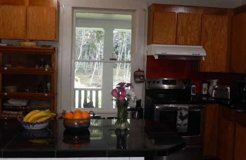 Ashford House | Spacious Inn: 3 Suites (each with bthrm), Living & Dining Rm, Kitchen, Hottub