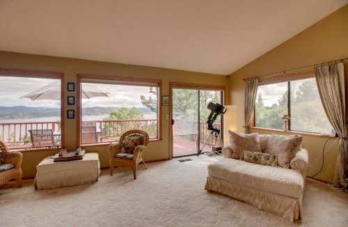 Kelseyville House | Spacious Kelseyville Home w/Large Lakefront Deck!
