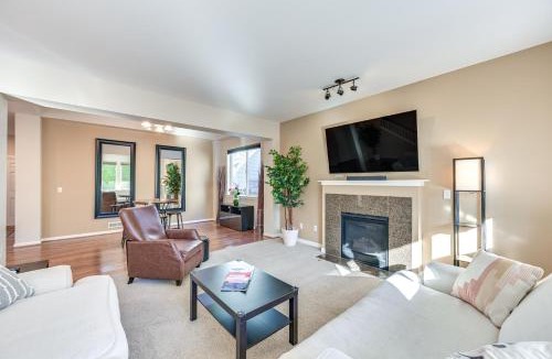 Kent House | Spacious Kent Home Near SeaTac Airport w/Patio