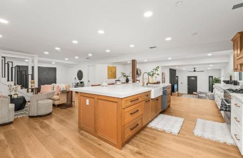 San Diego County House | Spacious Modern Farmhouse Retreat with Two Kitchens and Pool - Ideal for Large Groups and Families