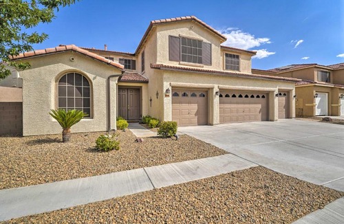 North Las Vegas House | Spacious North Las Vegas Home w/Yard